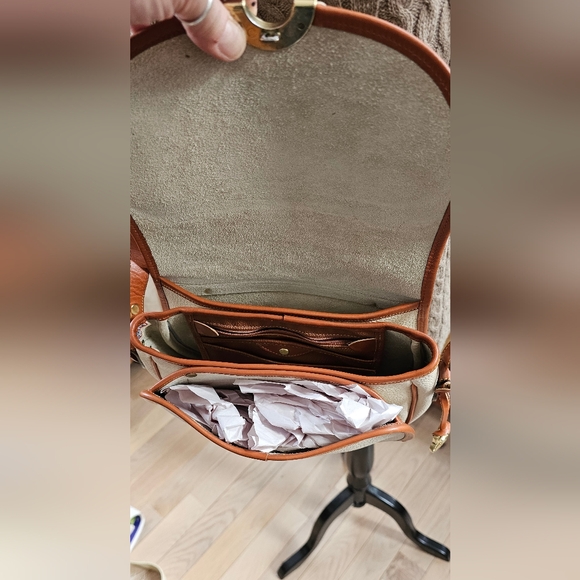Dooney & Bourke Shoulder Bag- Like New - Picture 7 of 16